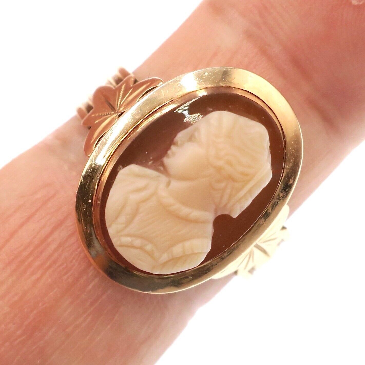 1700's Martha Washington 14k Yellow Gold Hard Stone Cameo Ring Size 9