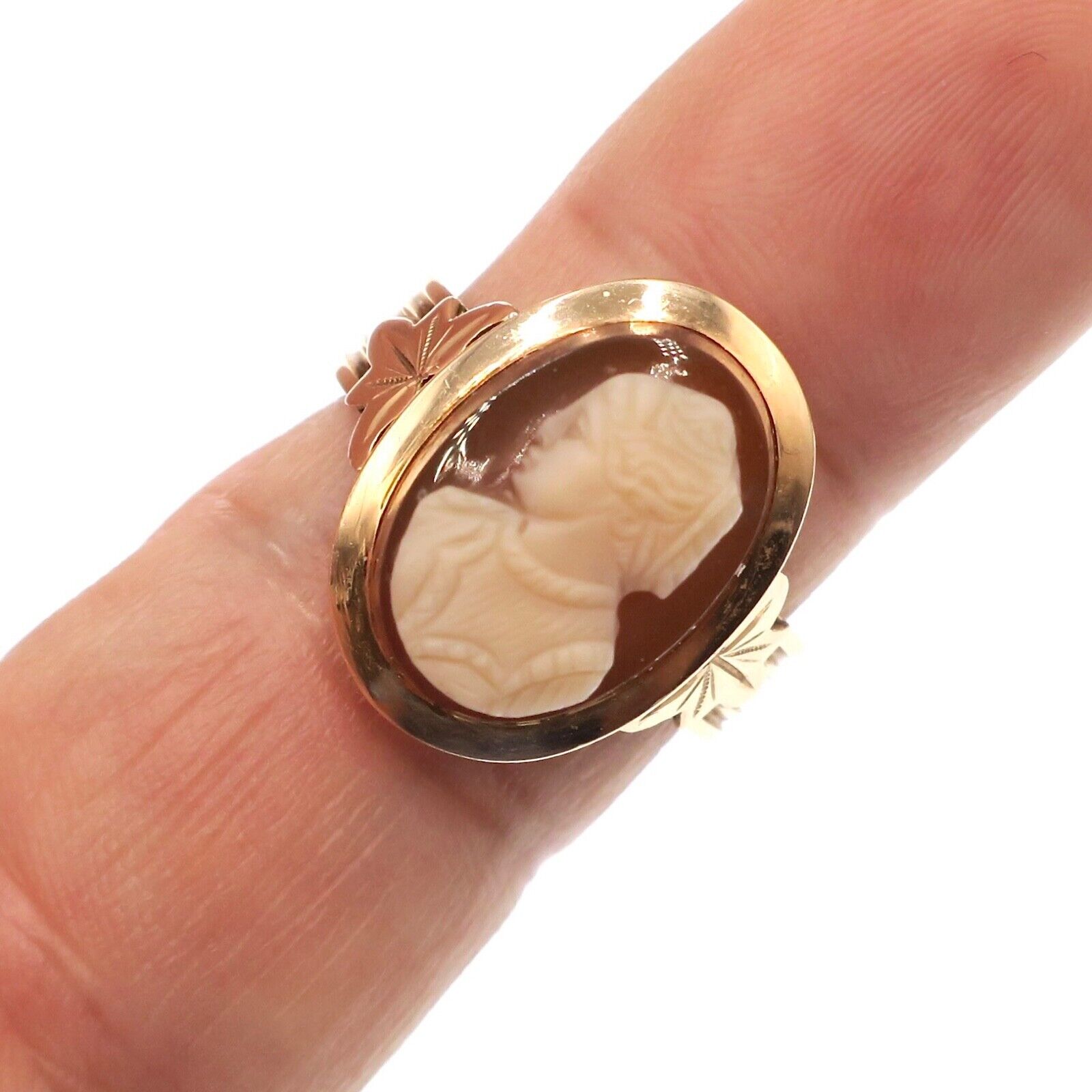 1700's Martha Washington 14k Yellow Gold Hard Stone Cameo Ring Size 9