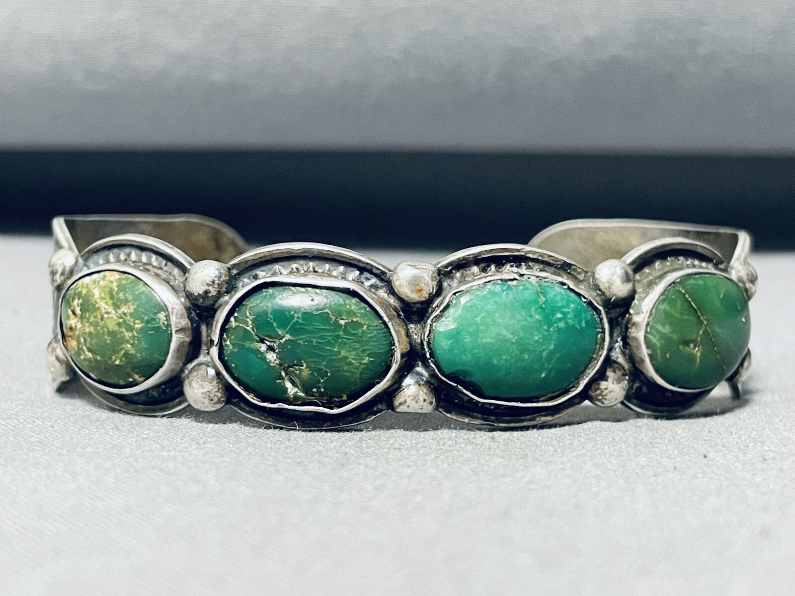 EARLY 1900'S VERY RARE VINTAGE NAVAJO GREEN TURQUOISE STERLING SILVER BRACELET