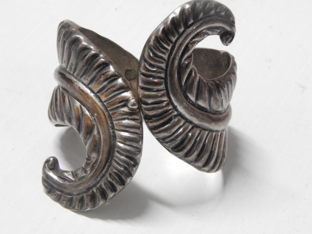 VINTAGEANTIQUE MEXICAN STERLING SILVER CLAMPER HINGED BRACELET EAGLE MARK- TAXCO