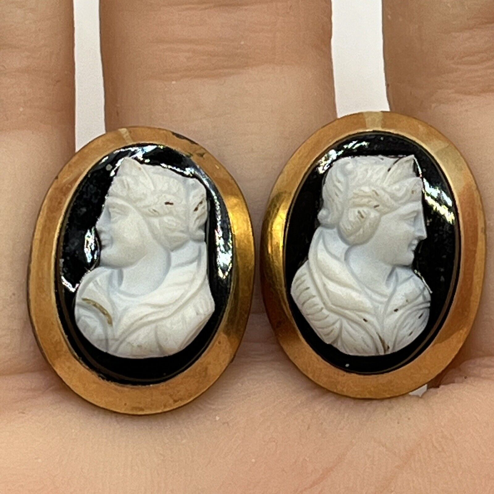 Antique 1800s Victorian Sardonyx Cameo Screw Back Earrings Gold Filled 1/2”