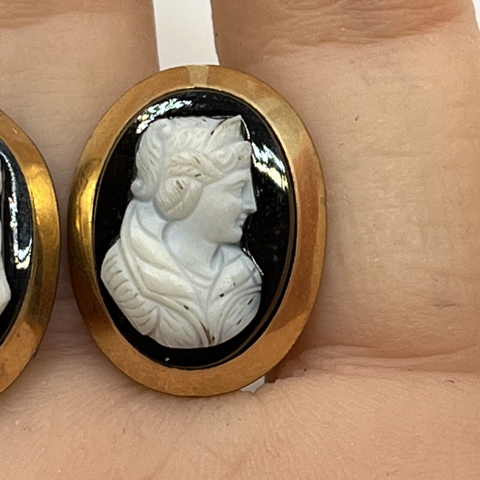 Antique 1800s Victorian Sardonyx Cameo Screw Back Earrings Gold Filled 1/2”