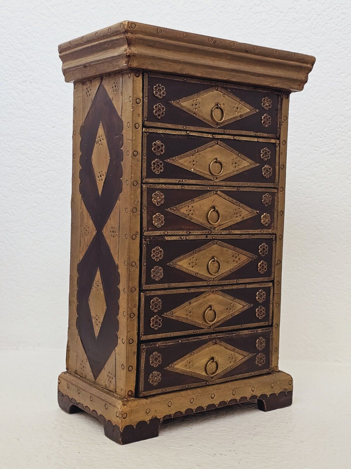 19th Century Edwardian Anglo-Indian Style Wooden Jewellry Box With Brass Inlay