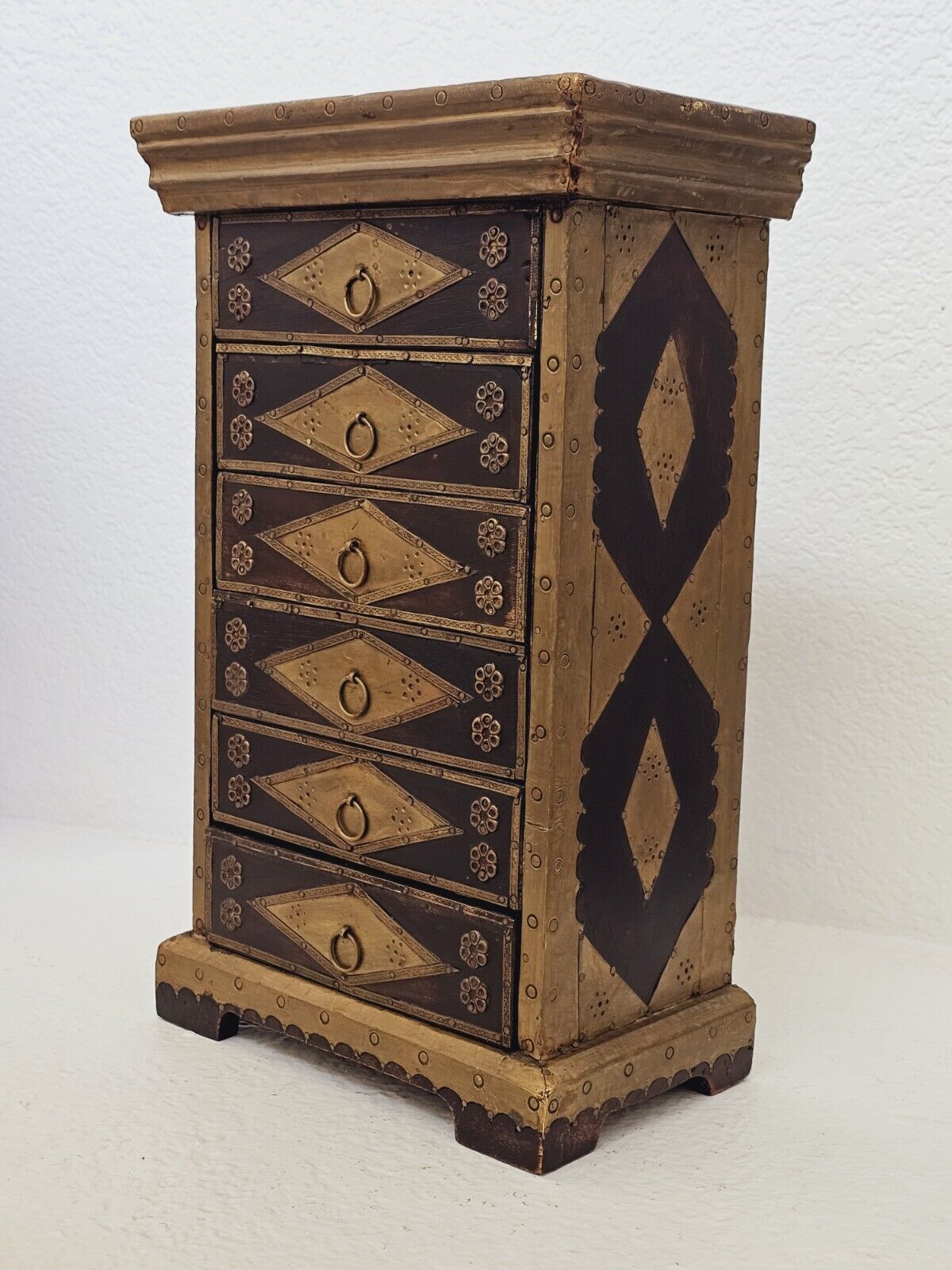 19th Century Edwardian Anglo-Indian Style Wooden Jewellry Box With Brass Inlay