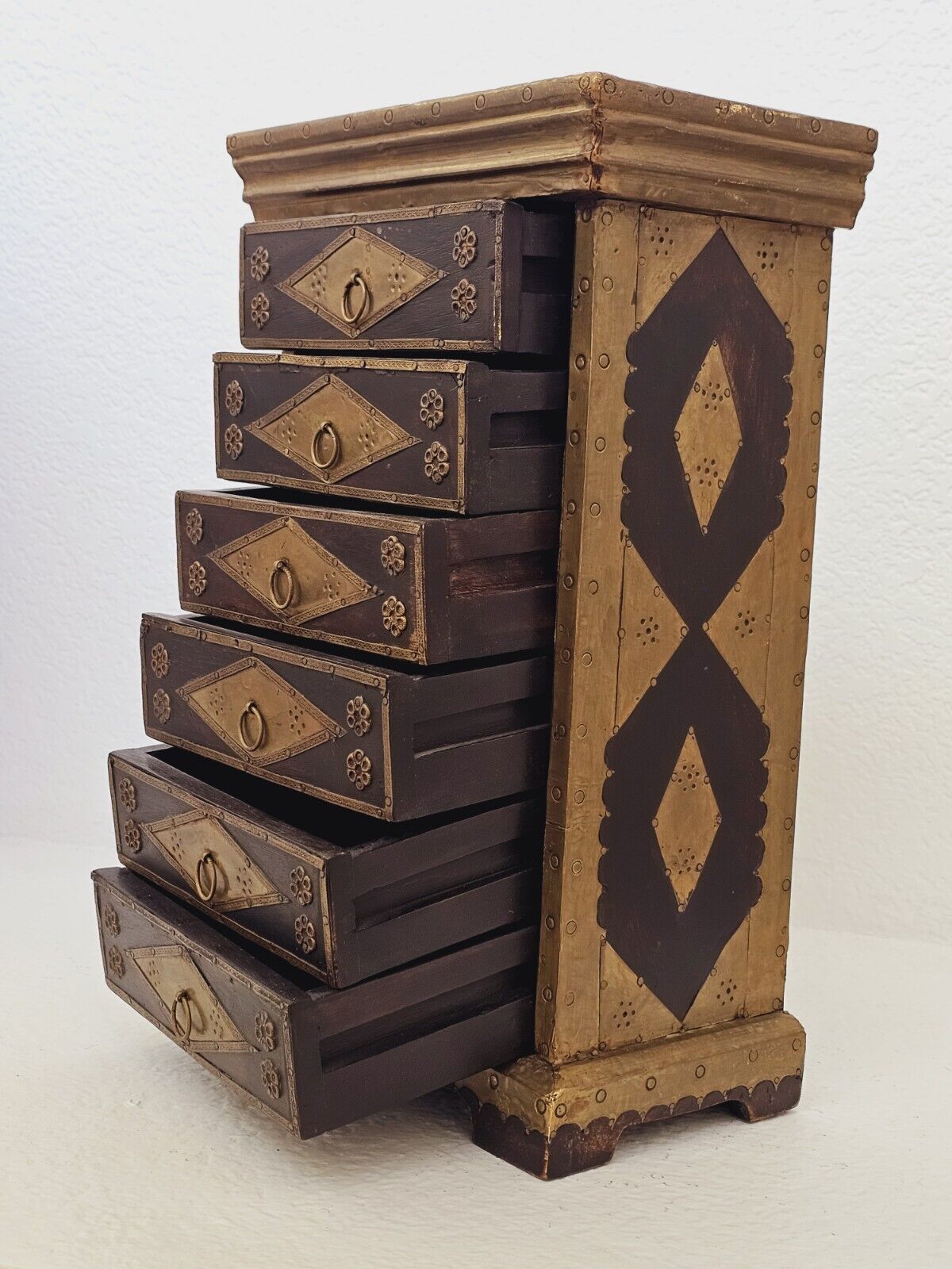 19th Century Edwardian Anglo-Indian Style Wooden Jewellry Box With Brass Inlay