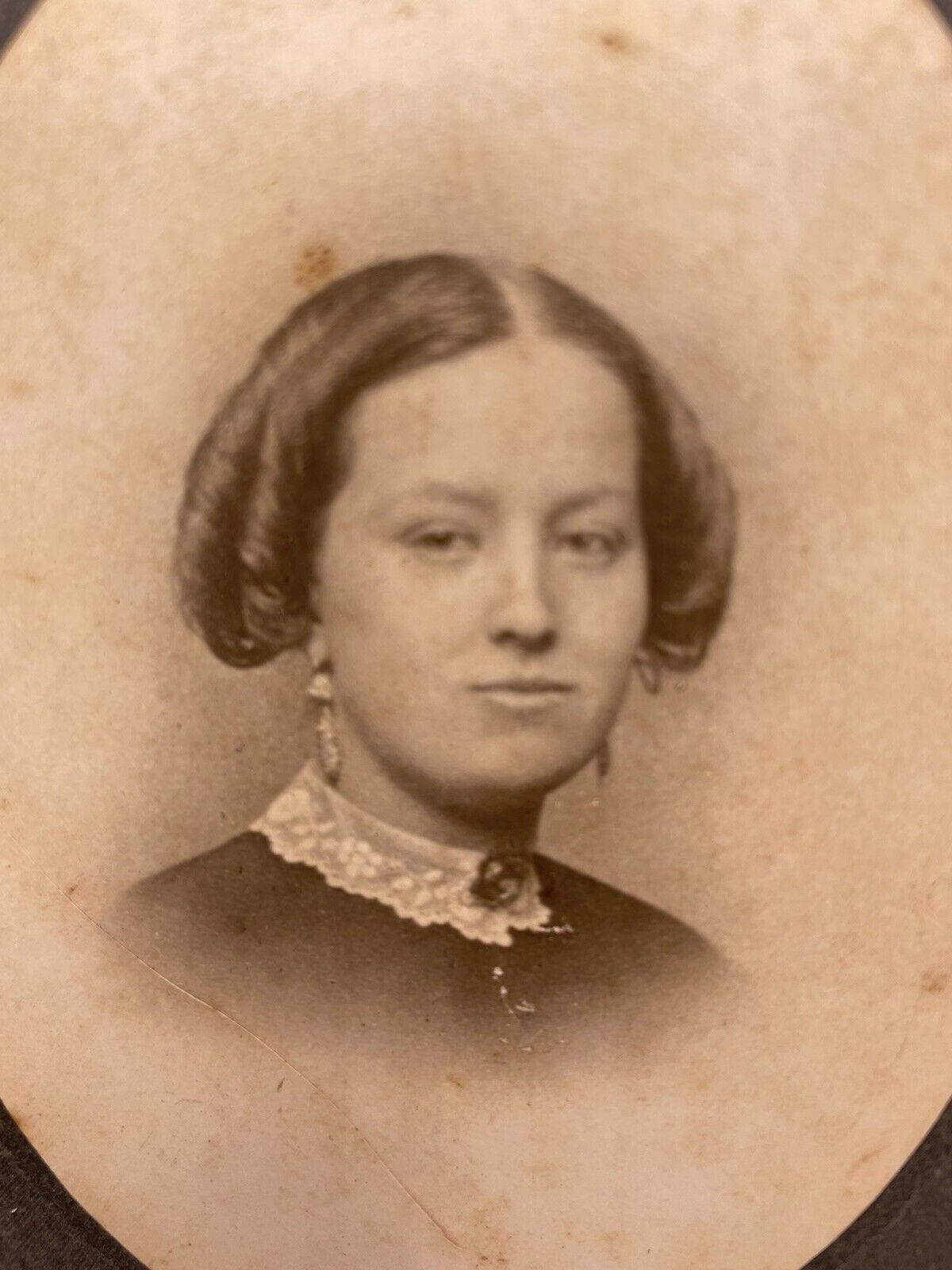 Caninet Card 1800s Beautiful Young Woman  w Earrings Pasadena Ephemera