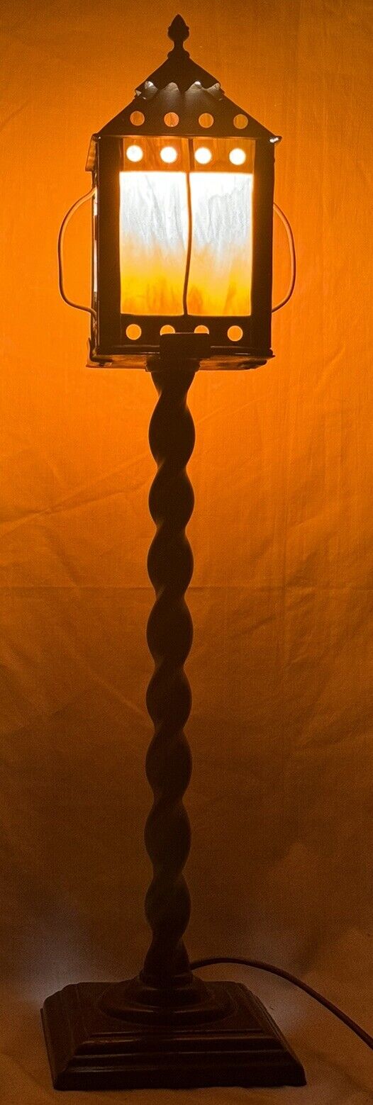 EARLY 1900s Arts & Crafts Brass Metal Lantern Head Table Lamp Twisted Stem 24”