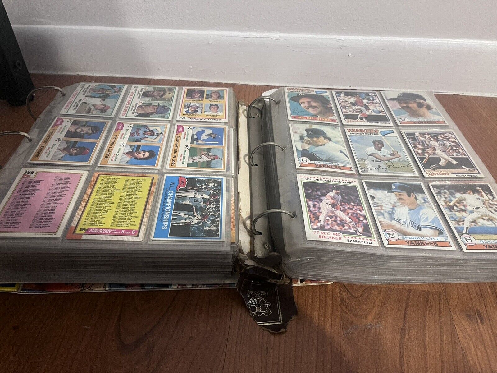 BINDER FULL OF 1900s Baseball Cards