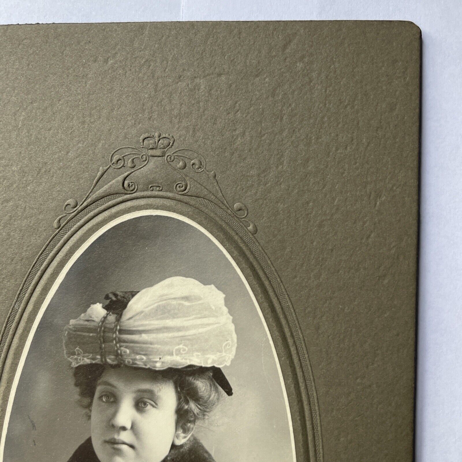 Vtg 1900s Cabinet Card Photo Lady Hat Millinary Fur Mink Stole Victorian Era