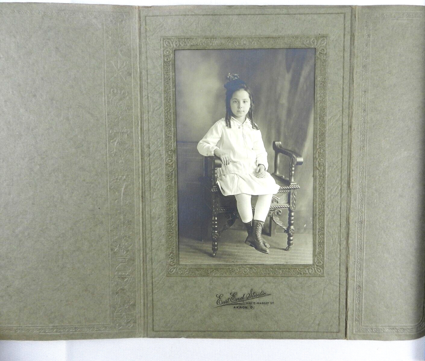 Young Girl Long Curly Hair in White Blouse Portrait - c.1900s Cabinet Card