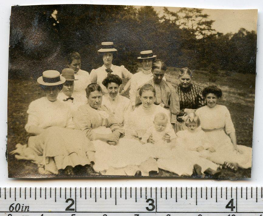 QQ151 Vtg Photo EDWARDIAN GROUP POSE c Early 1900's