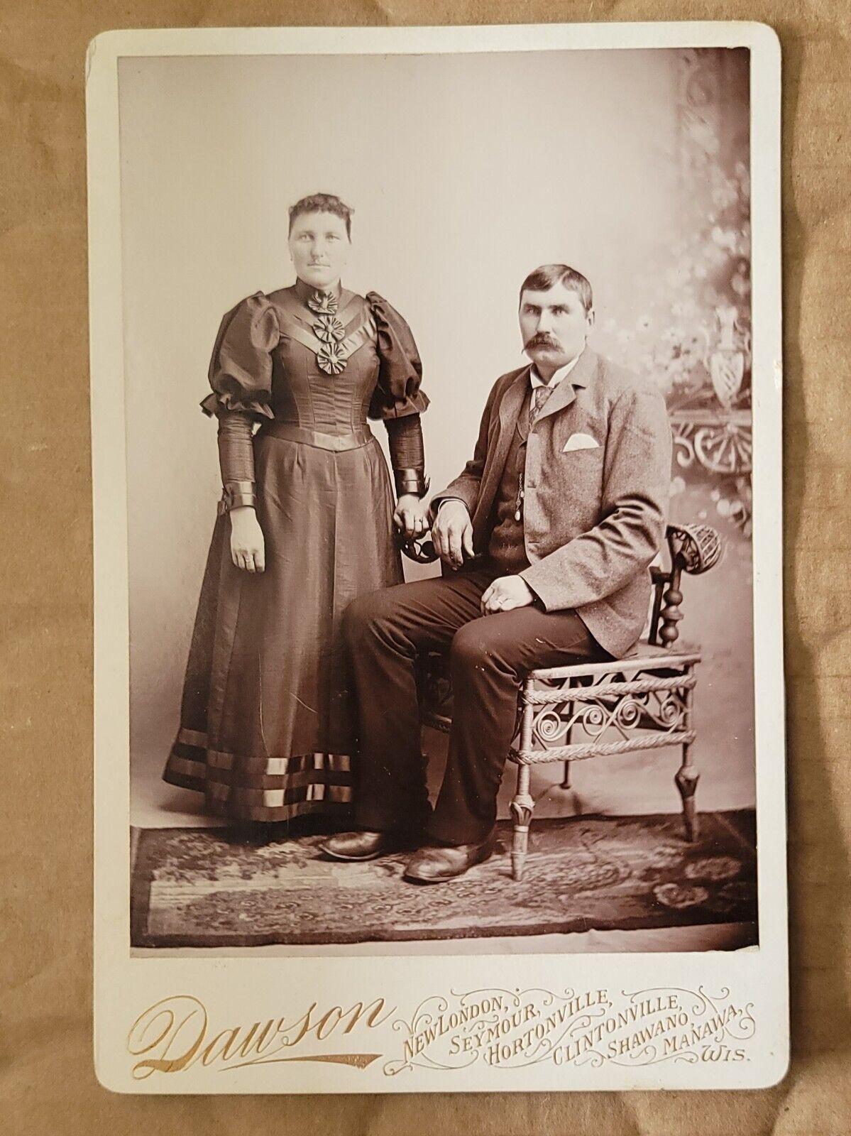 Cabinet Card Photo Adult Couple Studio Portrait 1890 To 1900s New London Wis.