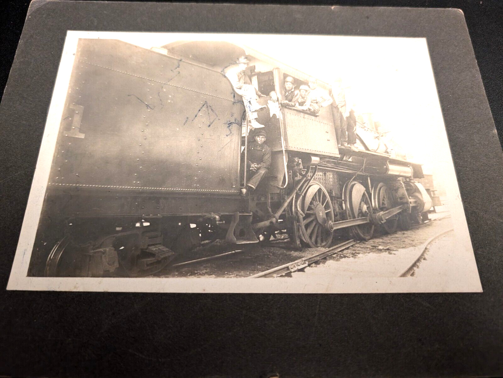 Stunning 1900's Photo "7 Railway Men pose on their train"
