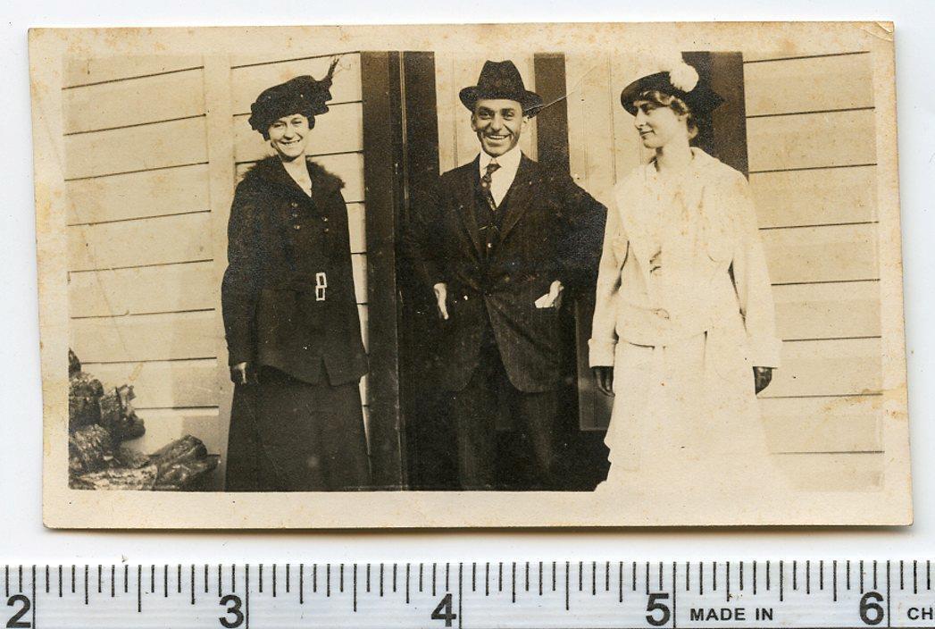B893 Original Vtg Photo DAYTIME OUTING c Early 1900's