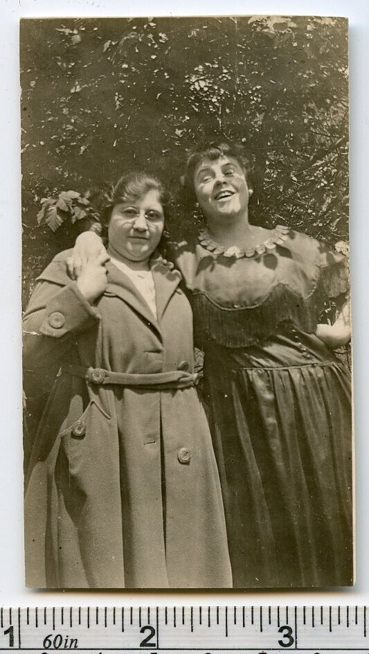 NA90 Original Vintage Photo TWO WOMEN FRIENDS, JOLLY TIME c Early 1900's
