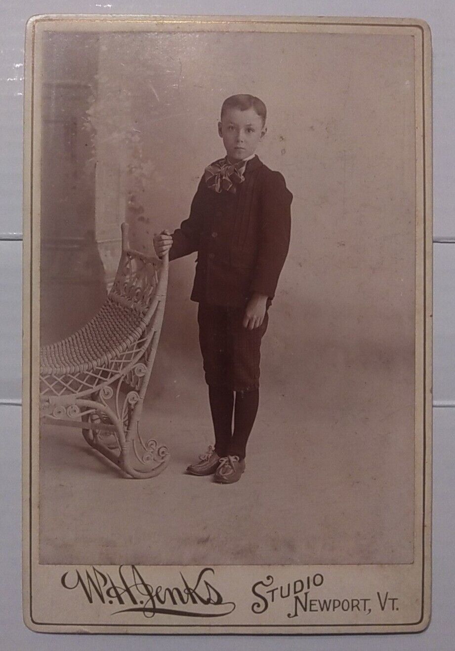 ANTIQUE VTG CIRCA 1800'S ERA B&W CABINET CARD PHOTO, UNKNOWN YOUNG BOY