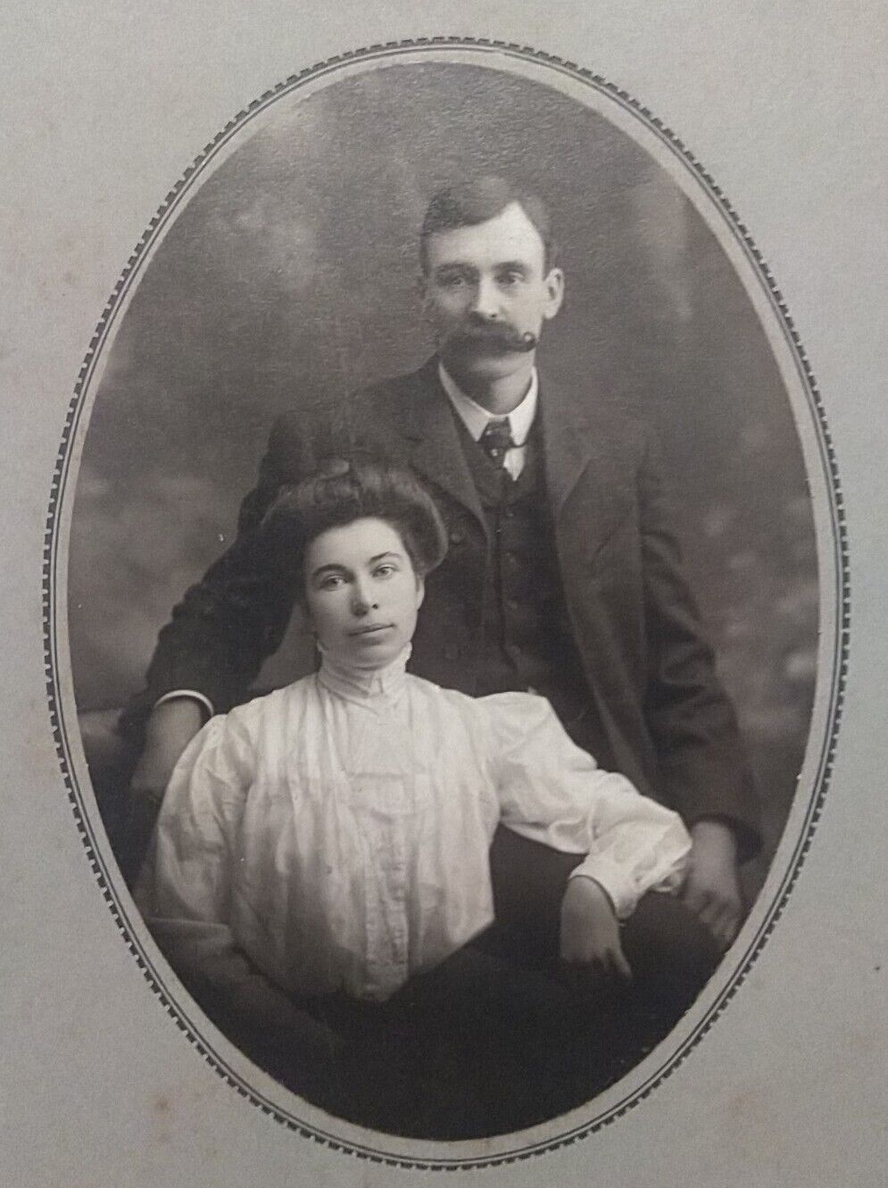 ANTIQUE CIRCA 1800'S ERA CABINET CARD PHOTO, VICTORIAN COUPLE, Fredrick W Rice