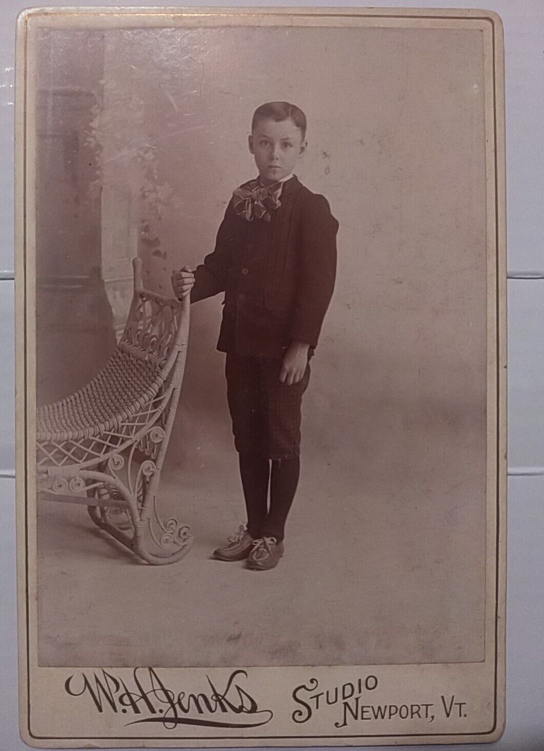 ANTIQUE VTG CIRCA 1800'S ERA B&W CABINET CARD PHOTO,  UNKNOWN YOUNG BOY