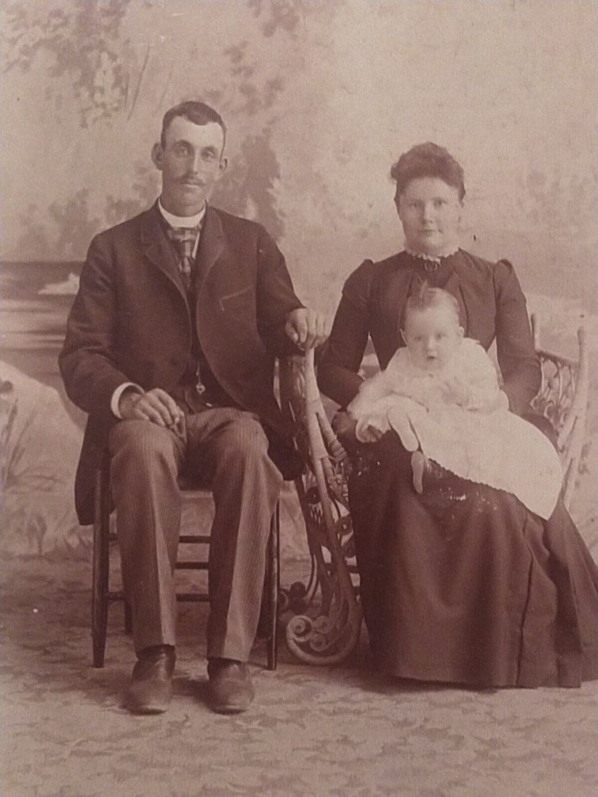 ANTIQUE VTG CIRCA 1800'S ERA B&W CABINET CARD PHOTO, VICTORIAN FAMILY 