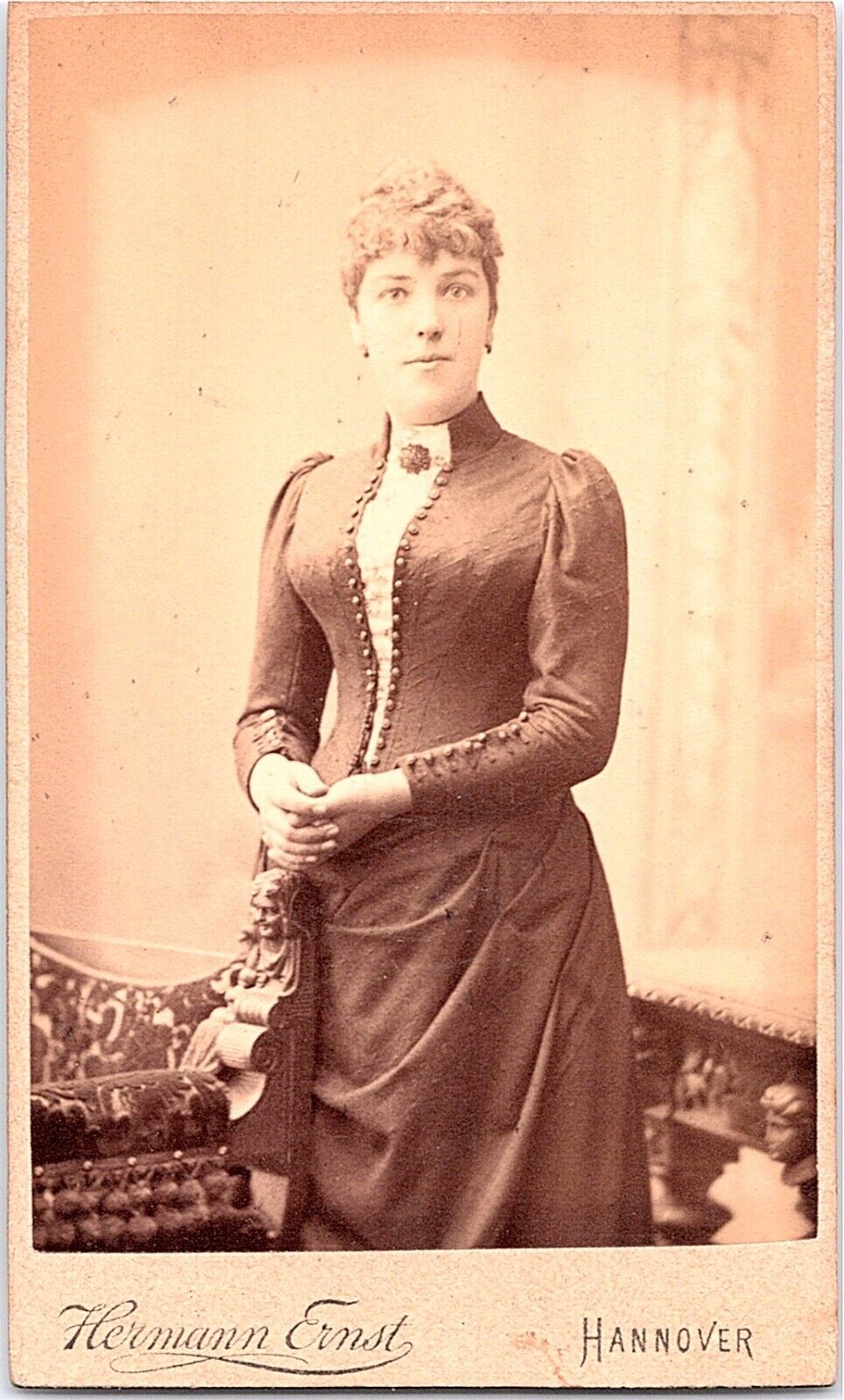 CDV Photo 1800's Hannover, Germany Portrait Woman Victorian Dress & Pin Ernst