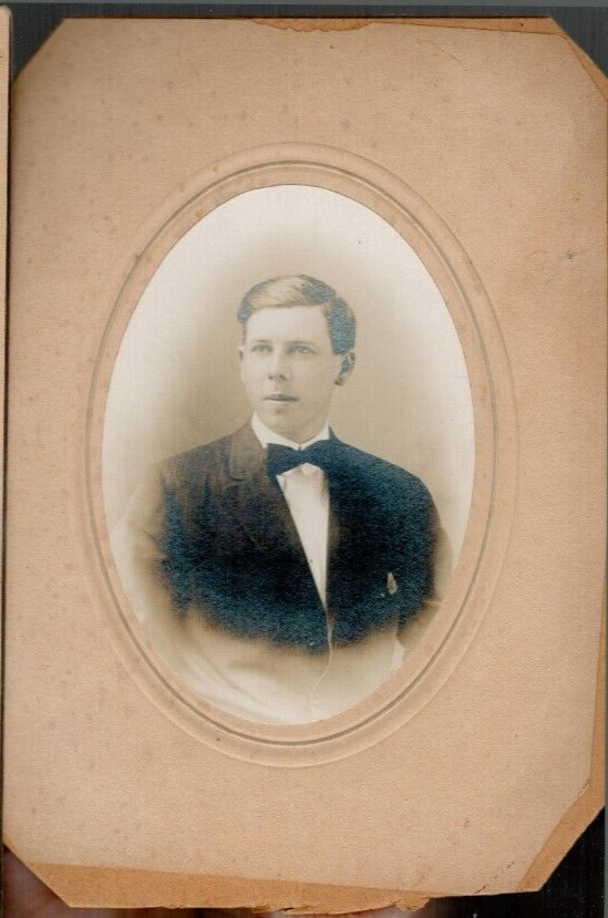 Lot of 4 Antique 1800s 1900s Cabinet Card Photos And smaller Of Men, Soldier