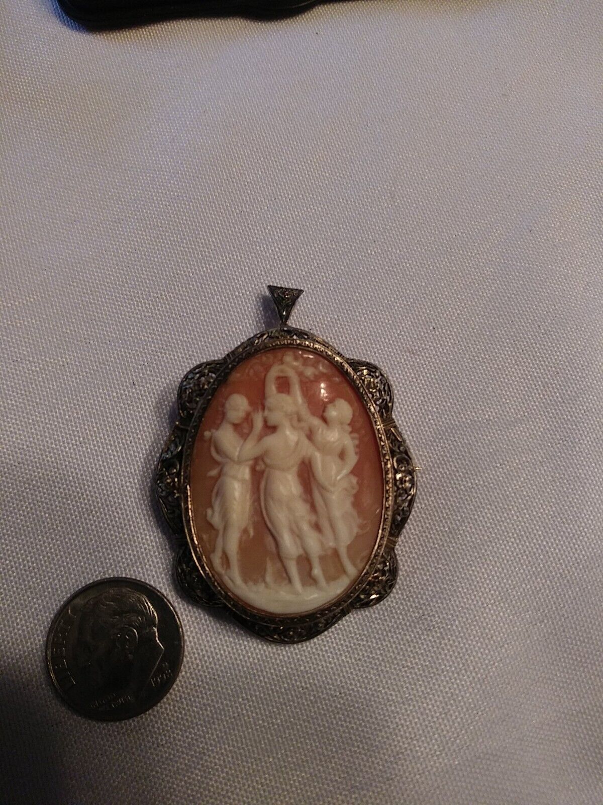 EARLY 1900'S ANTIQUE 10K GOLD 3 GRACES LARGE CAMEO PIN PENDANT ROSE BORDER
