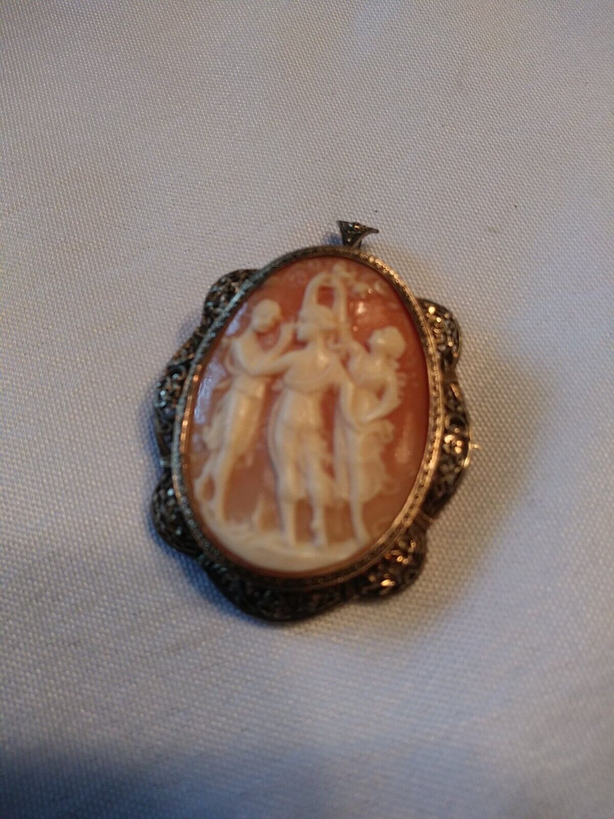 EARLY 1900'S ANTIQUE 10K GOLD 3 GRACES LARGE CAMEO PIN PENDANT ROSE BORDER