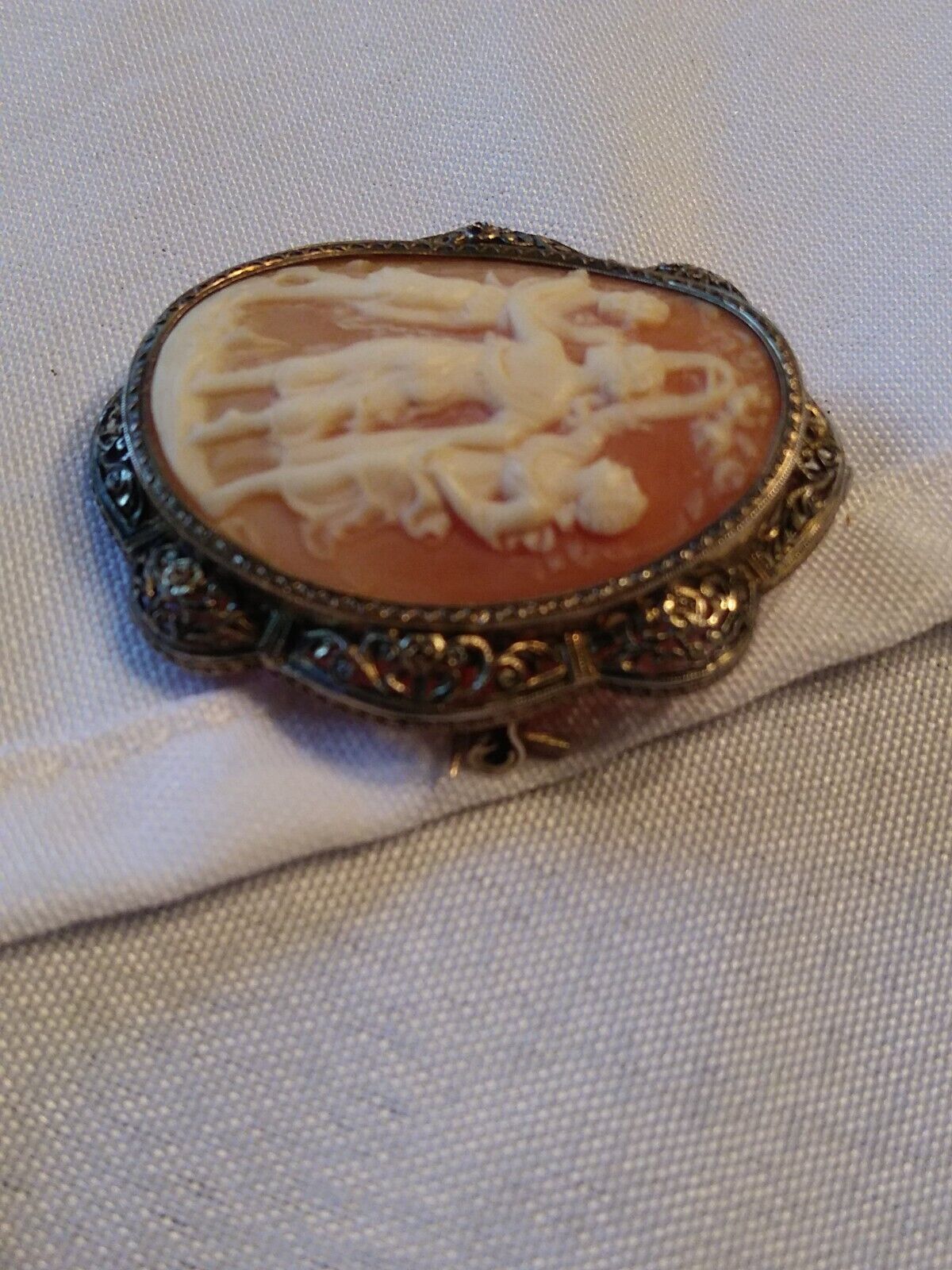 EARLY 1900'S ANTIQUE 10K GOLD 3 GRACES LARGE CAMEO PIN PENDANT ROSE BORDER