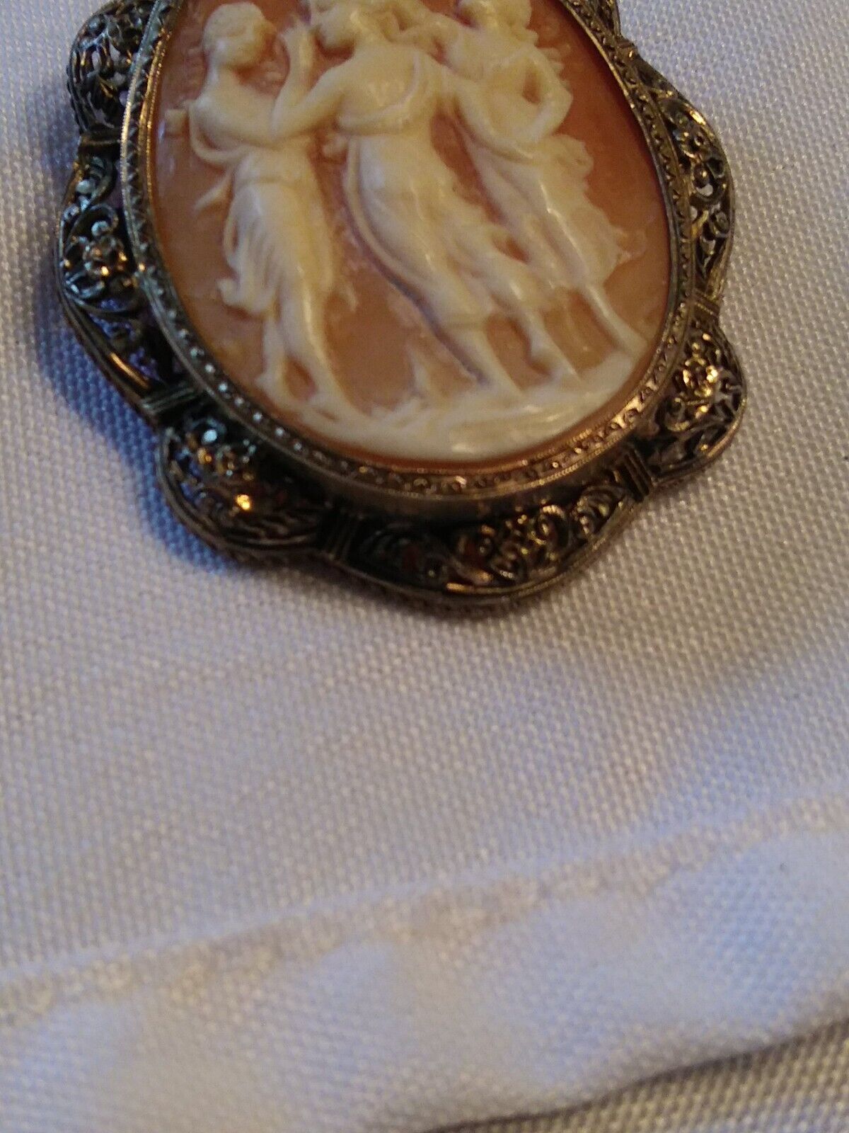 EARLY 1900'S ANTIQUE 10K GOLD 3 GRACES LARGE CAMEO PIN PENDANT ROSE BORDER