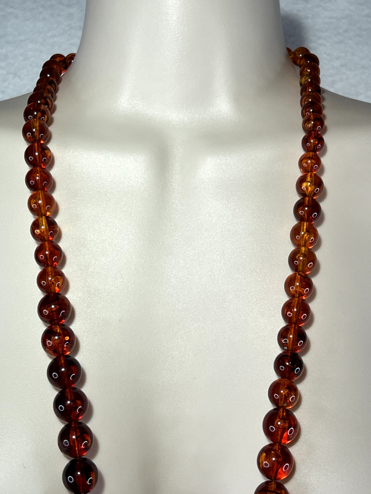 VTG Early-Mid 1900s Women Size 30in Necklace Amber Made of Lucite Old Slip Clasp