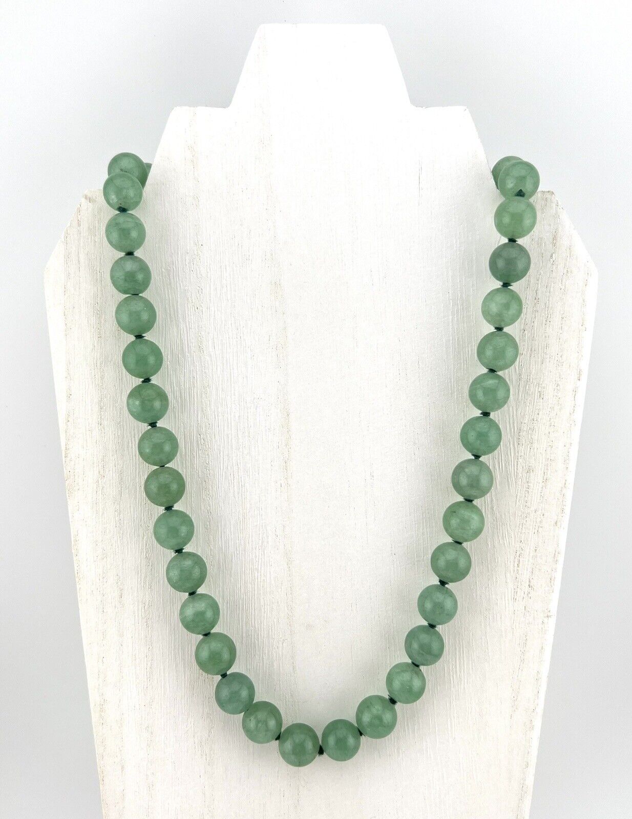 Stunning Antique Early 1900’s Chinese Jadeite Beaded 18” Necklace Silver Clasp