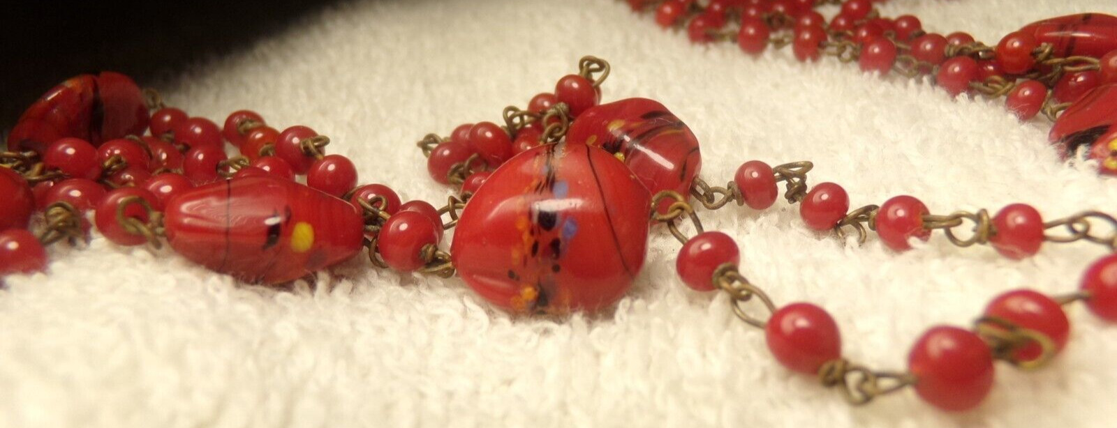 ANTIQUE 1900'S FLAPPER ERA RED CZECH ART GLASS BRASS WIRE WORK BEAD NECKLACE 50"