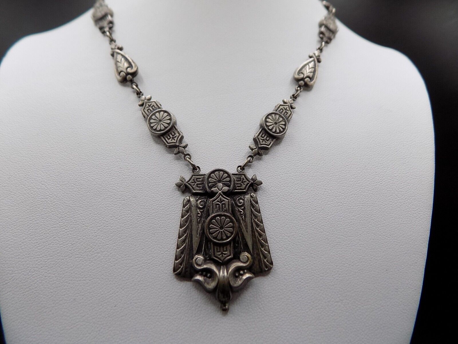 Antique Early 1900's Silver Tone Necklace Ornate Design