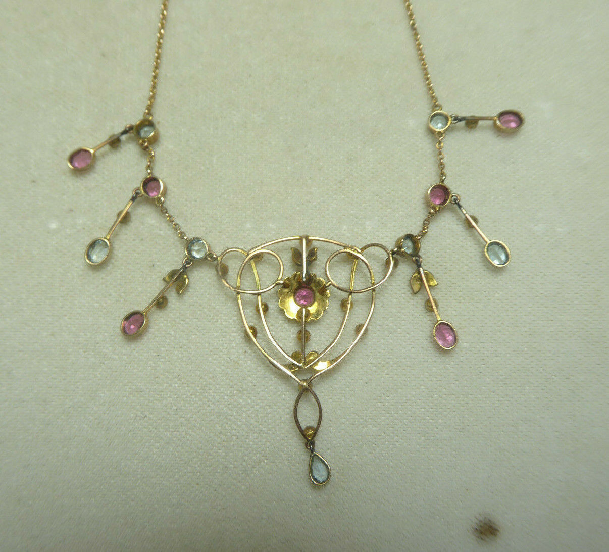 Beautiful Handcrafted Early 1900's 9KT Arts & Crafts Necklace