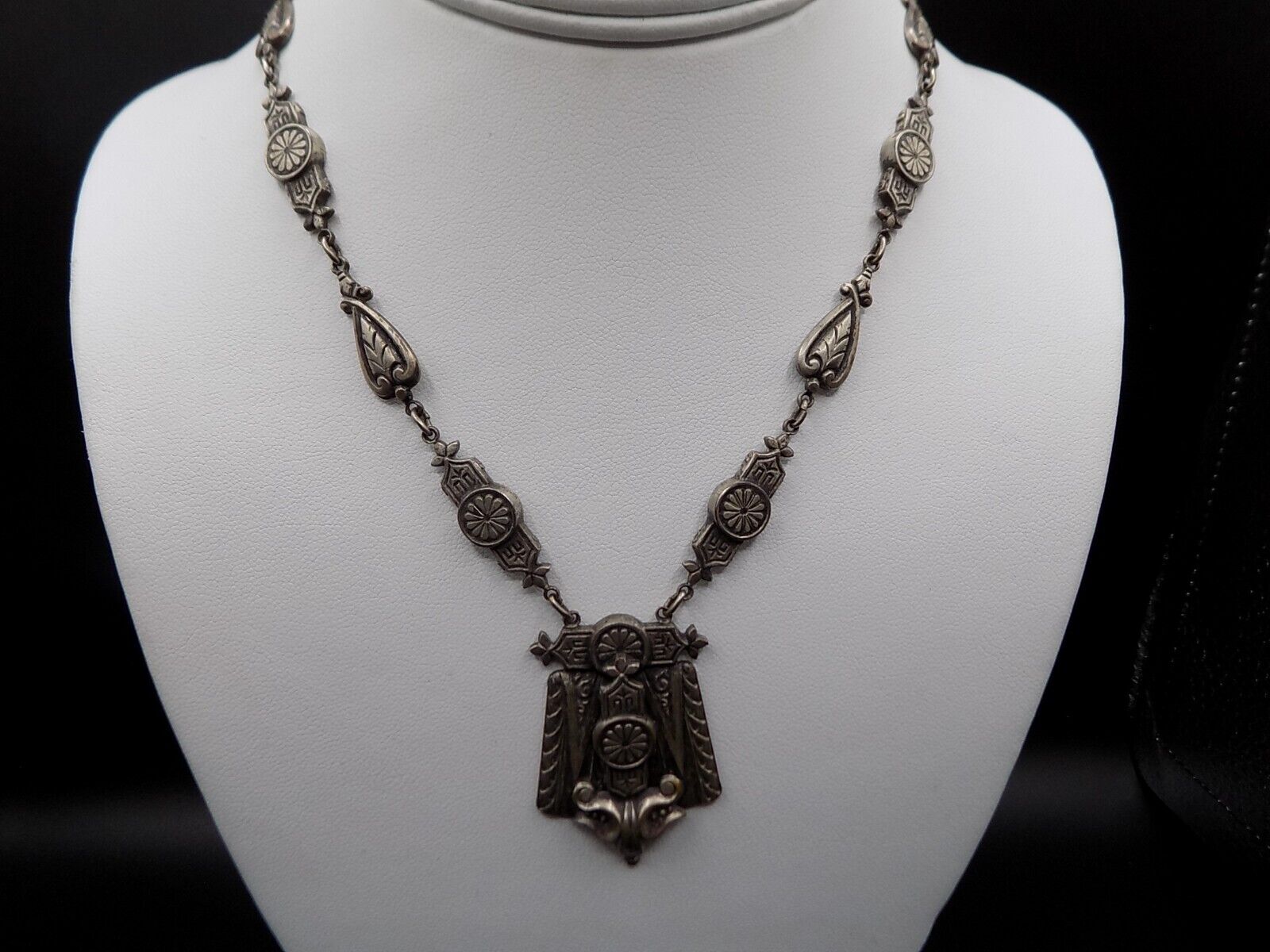 Antique Early 1900's Silver Tone Necklace Ornate Design