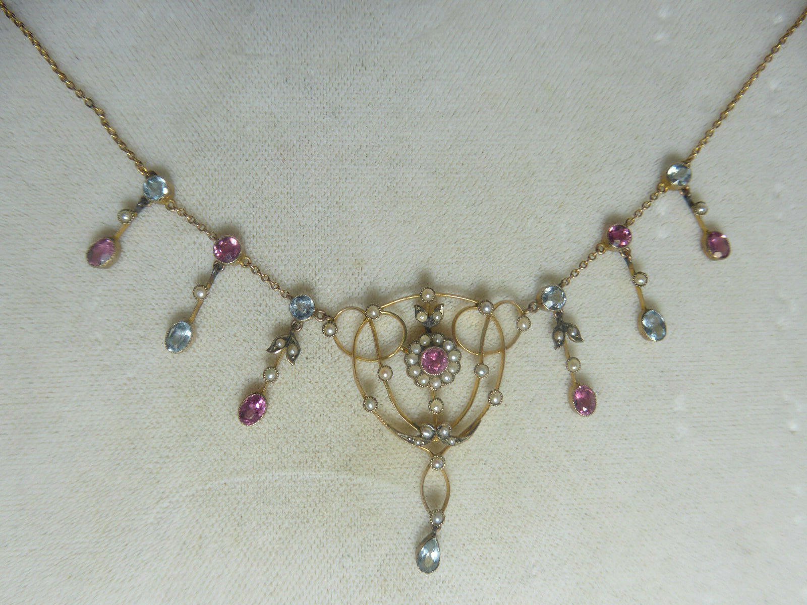 Beautiful Handcrafted Early 1900's 9KT Arts & Crafts Necklace