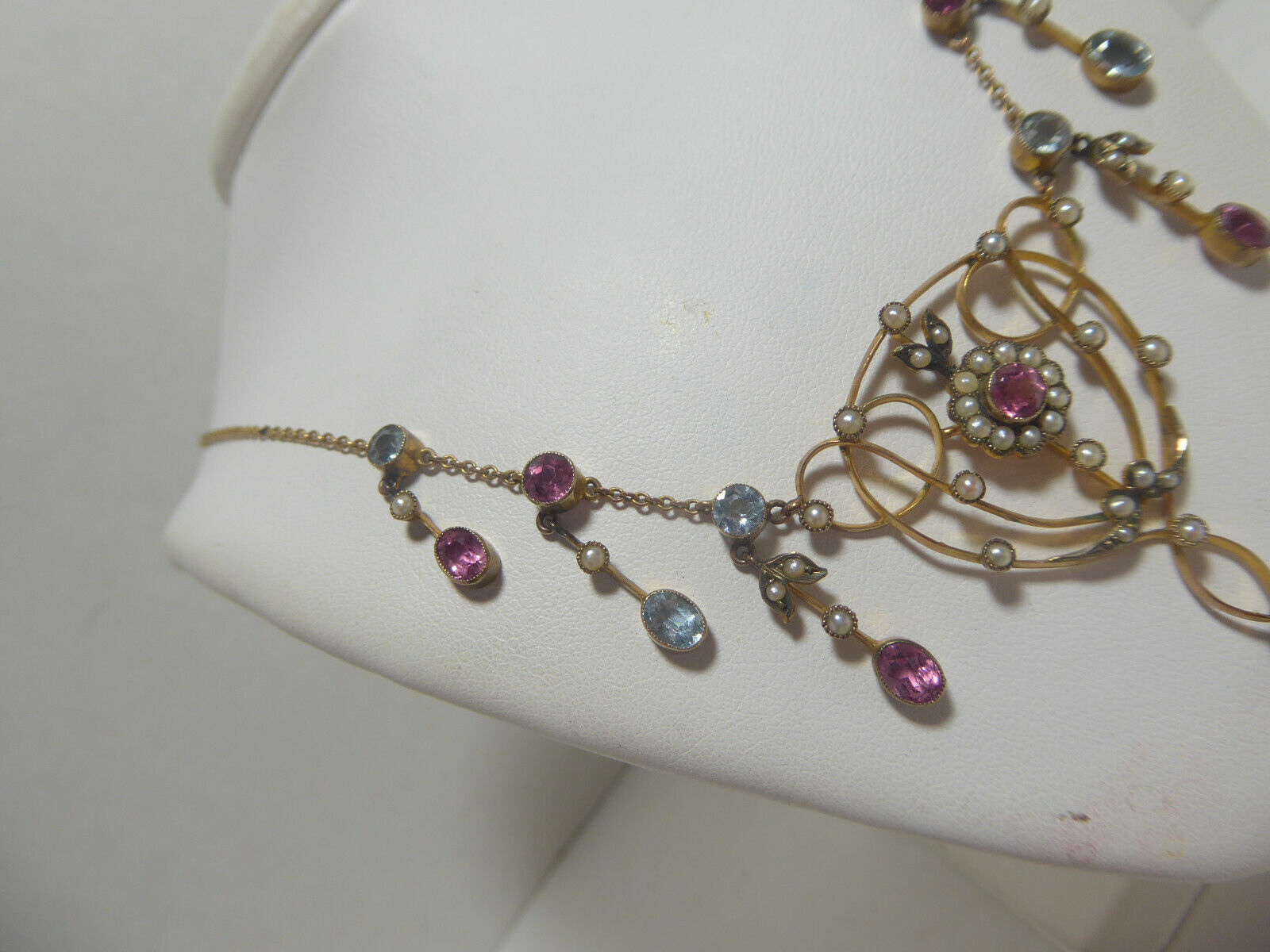 Beautiful Handcrafted Early 1900's 9KT Arts & Crafts Necklace
