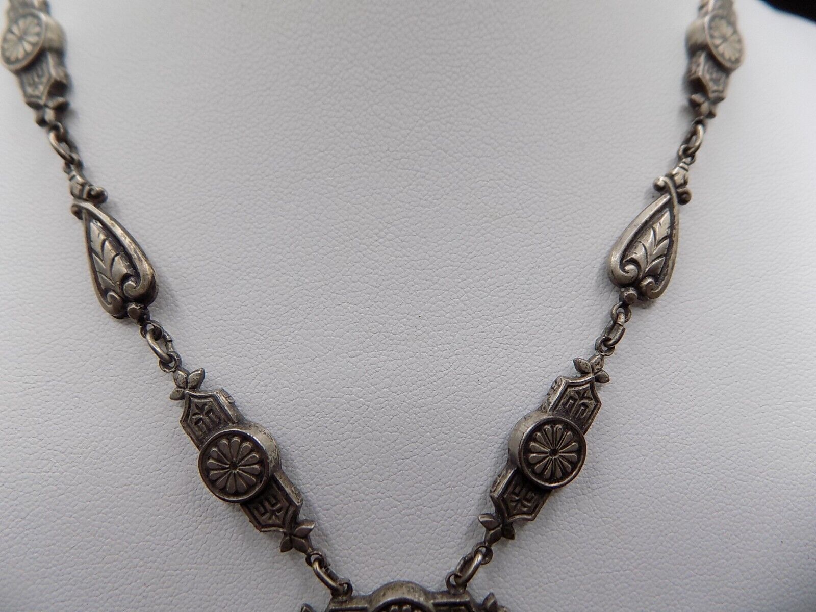 Antique Early 1900's Silver Tone Necklace Ornate Design
