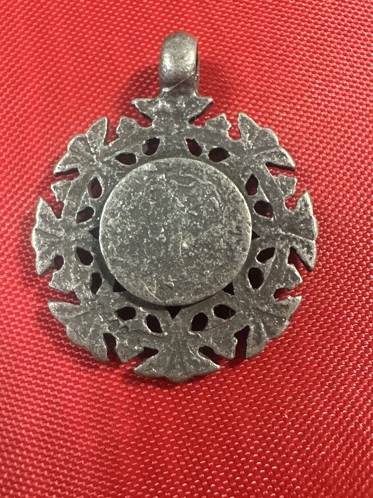VTG 1800’s Silver Tone Pendant 