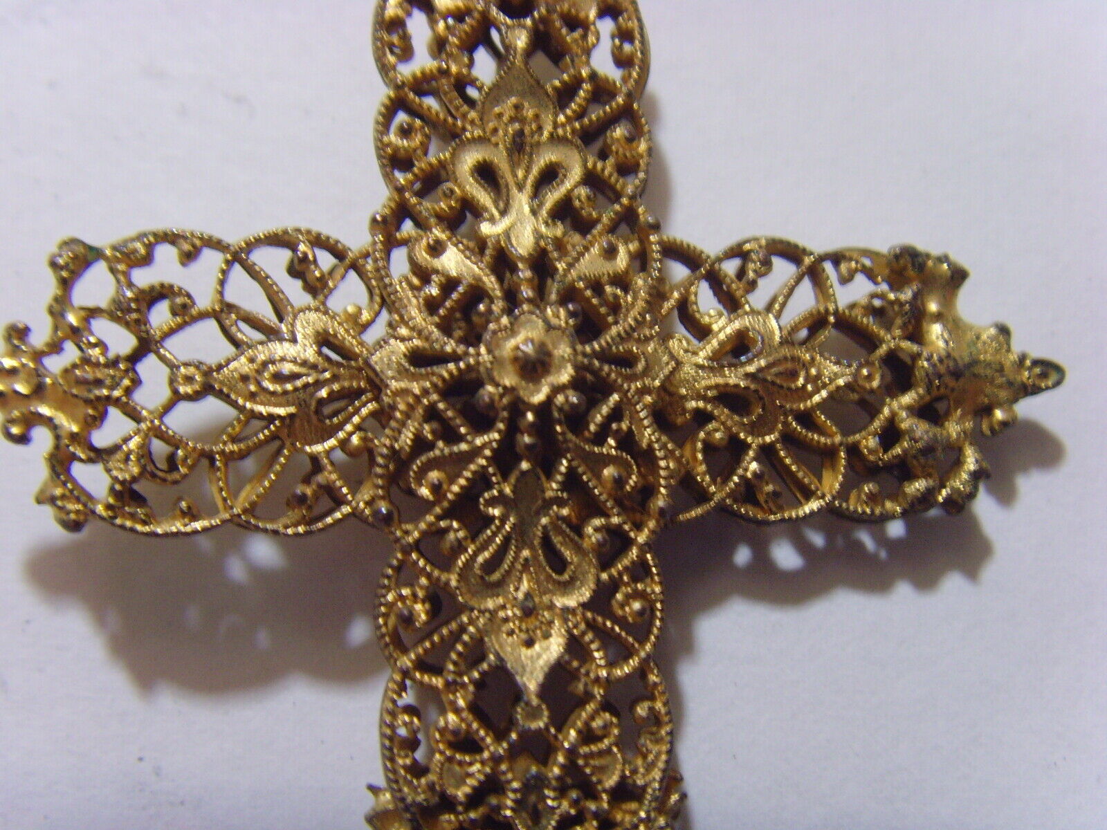 1700s antique scarce gold tone metal filigree cross pendant necklace fv1745