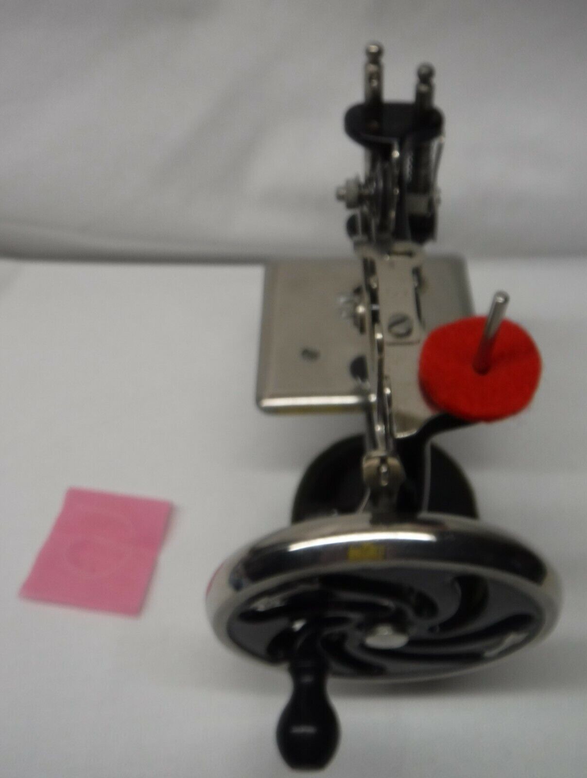 1900's SINGER Antique Singer Model 20 Sewhandy Child’s Toy Sewing Machine