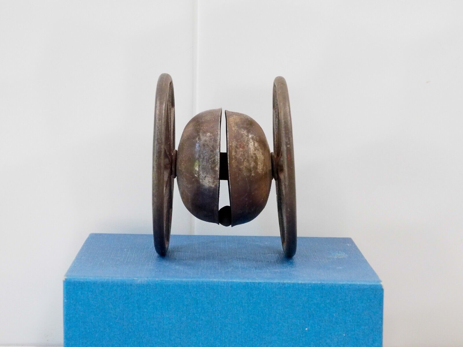 1900S VICTORIAN METAL BELL FLOOR PULL TOY, Iron Wheels