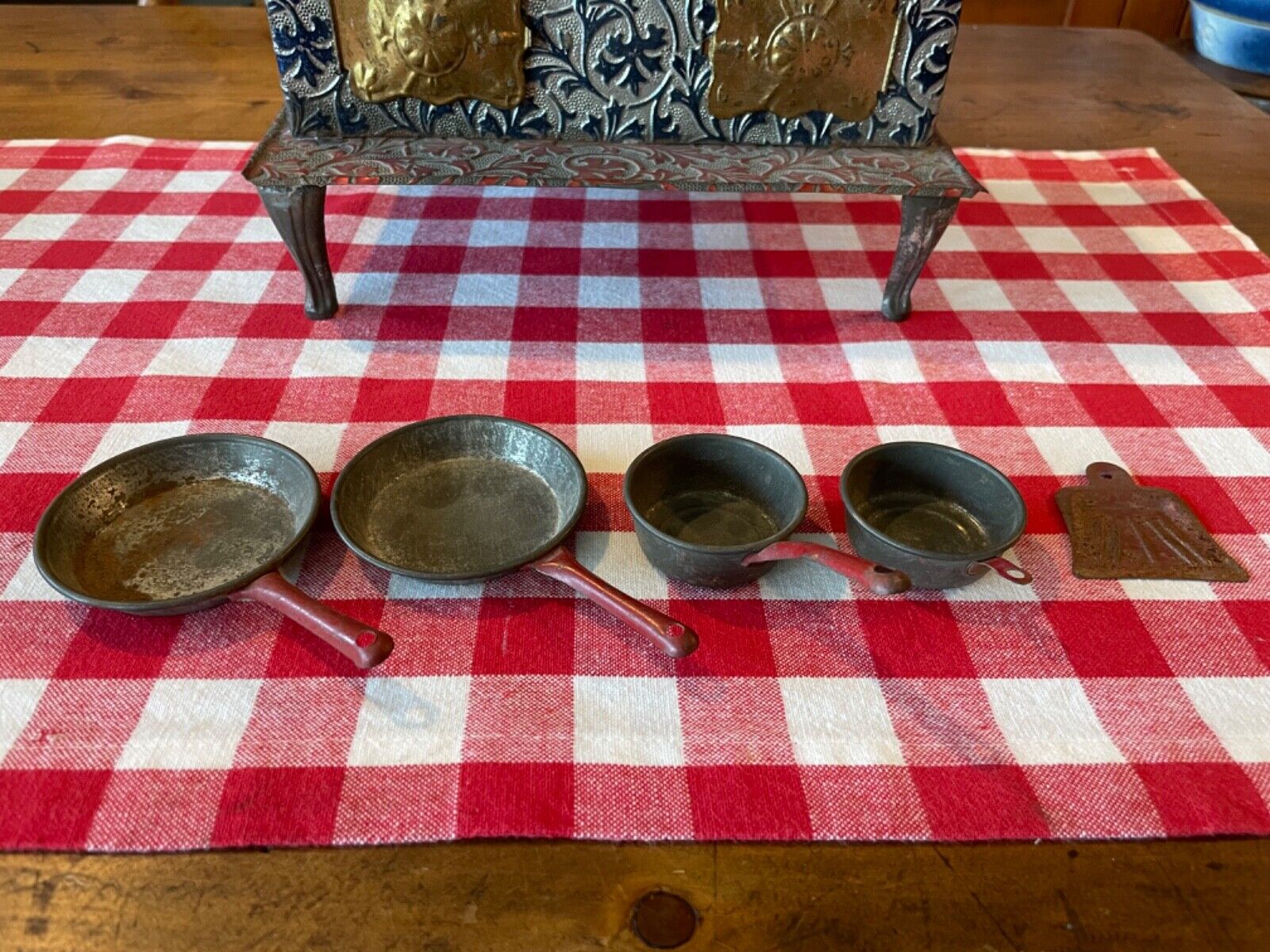 Antique Victorian Embossed Tin Toy Child's Cook Stove