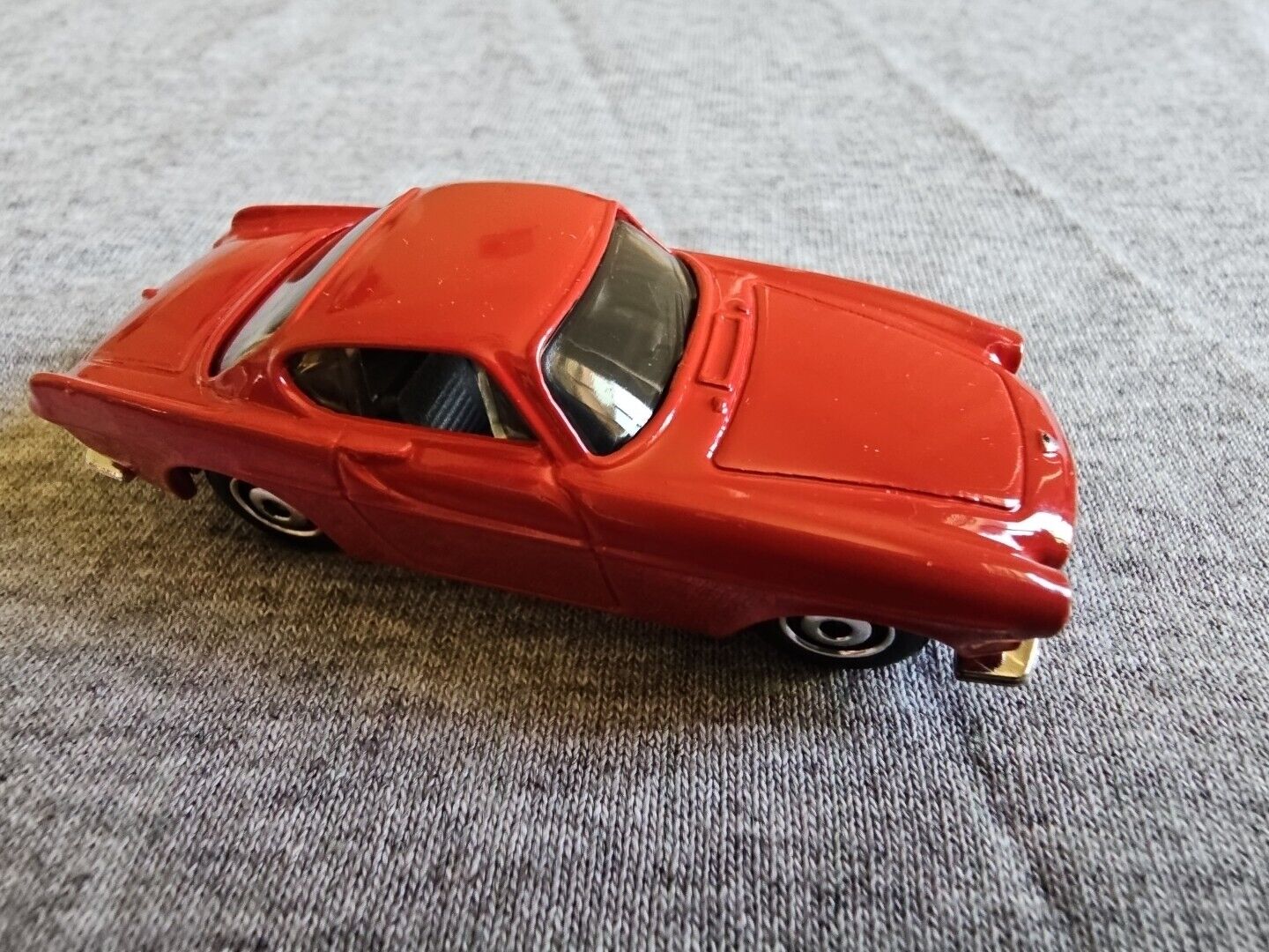 2010 Matchbox 69 VOLVO P1800S Red 17/100 LOOSE Heritage Classics 