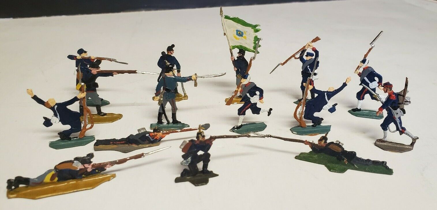 ANTIQUE 1900s TOY INFANTRY SOLDIERS 15 HAND PAINTED NO NUMBERED BOX