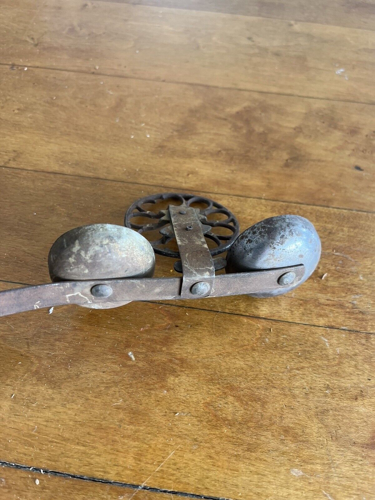 ANTIQUE EARLY 1900's CHILD'S PUSH METAL BELL TOY WOODEN HANDLE - WORKS