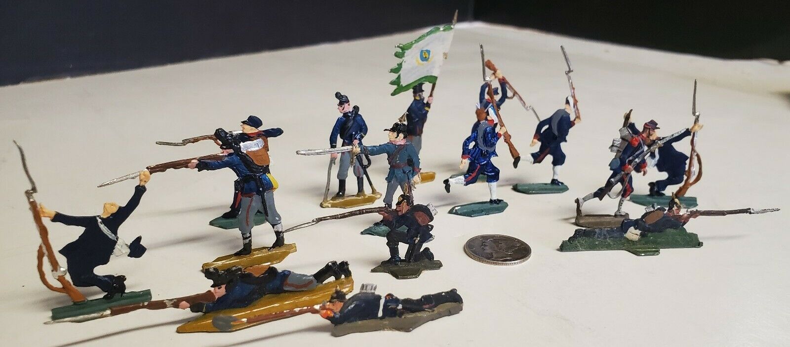 ANTIQUE 1900s TOY INFANTRY SOLDIERS 15 HAND PAINTED NO NUMBERED BOX