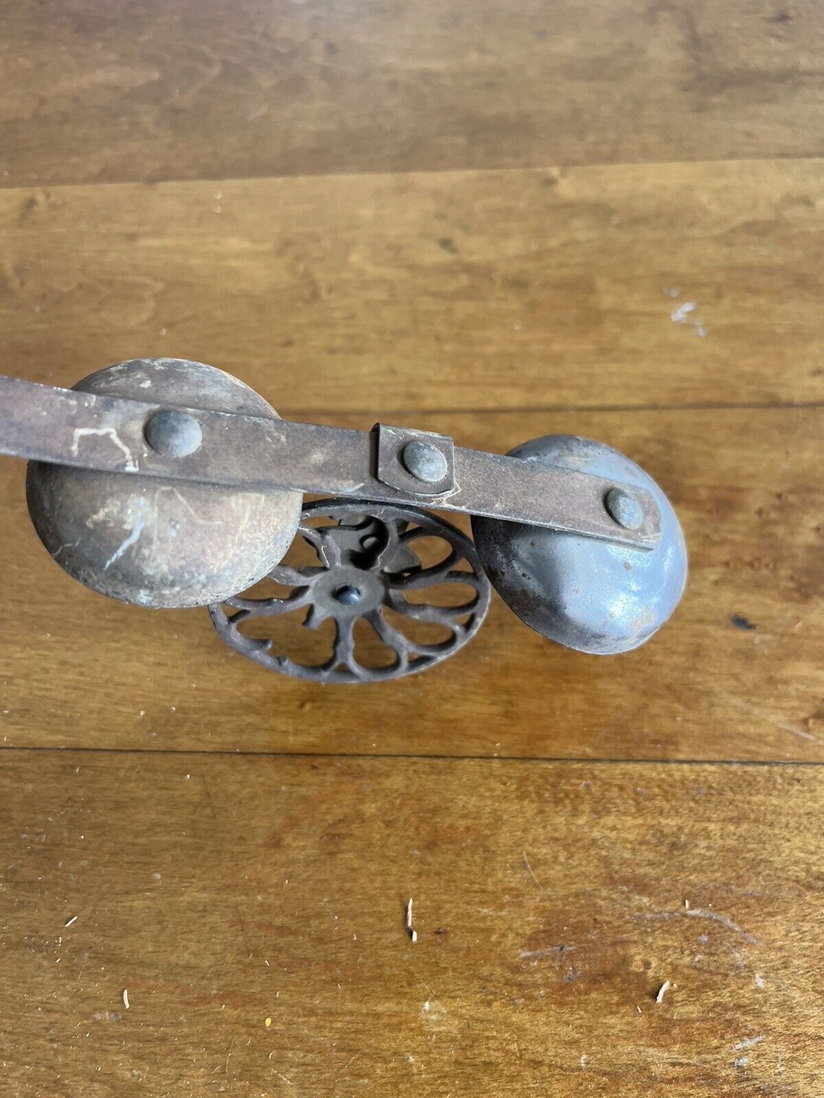 ANTIQUE EARLY 1900's CHILD'S PUSH METAL BELL TOY WOODEN HANDLE - WORKS