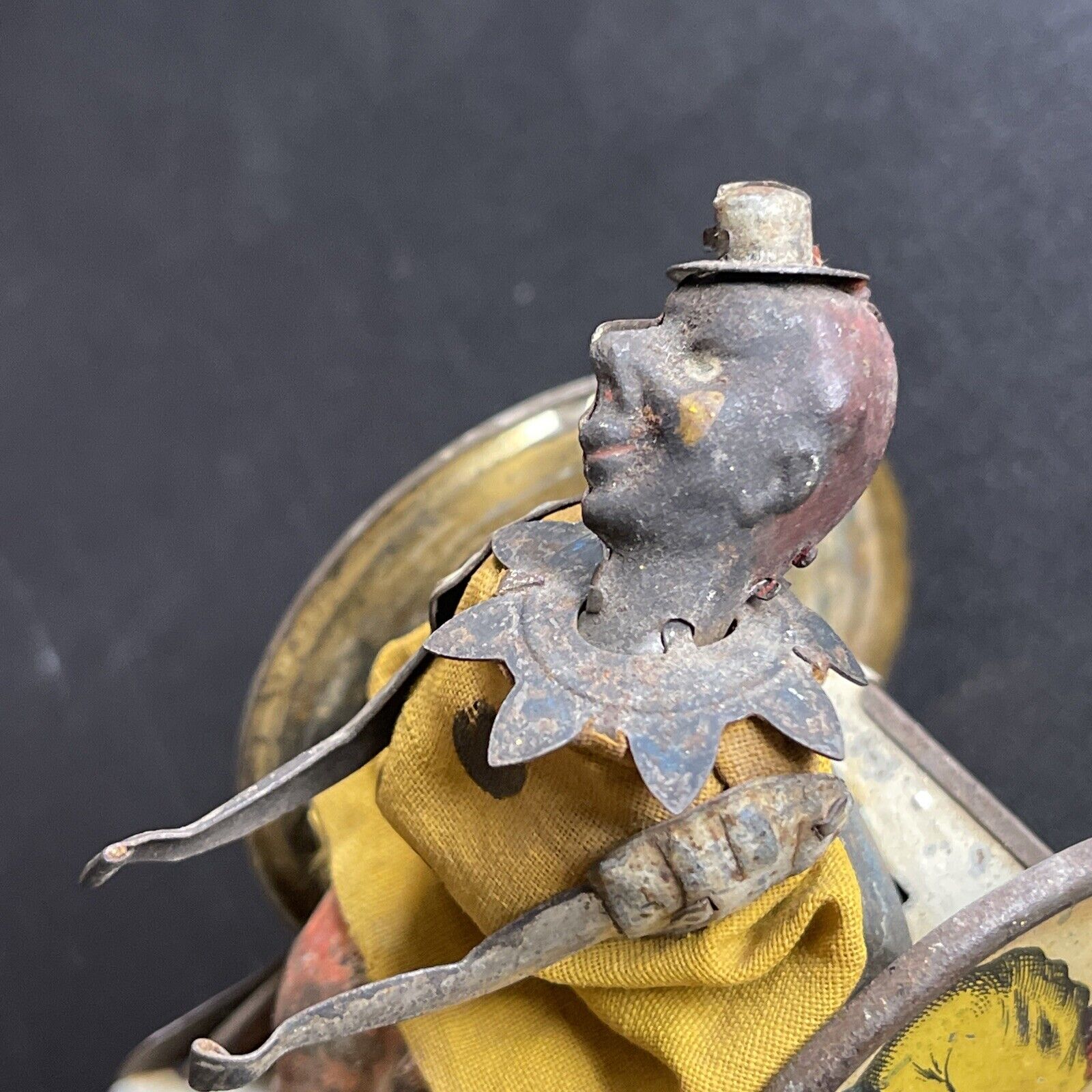 ANTIQUE 1800s MADE IN GERMANY horse drawn RICKSHAW TIN WIND UP TOY