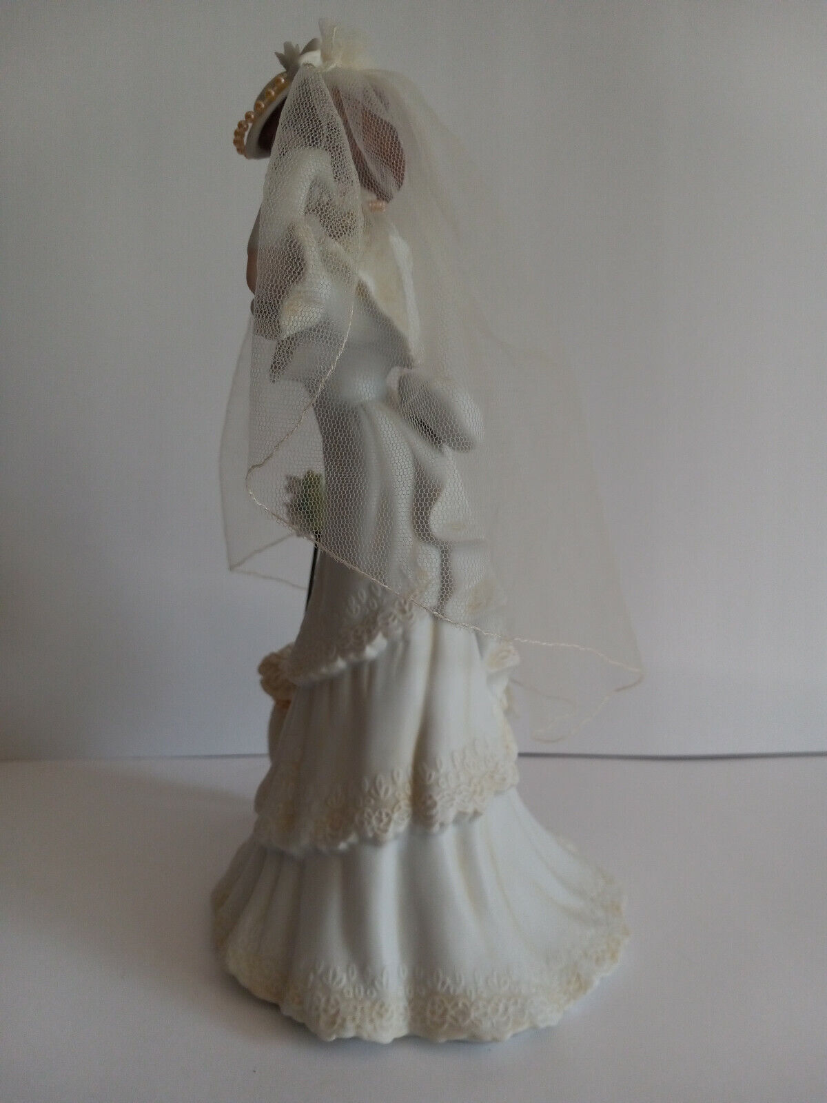 CLASSIC BRIDES OF THE CENTURY ELLEN H. WILLIAMS Flora 1900’s Bride -1988
